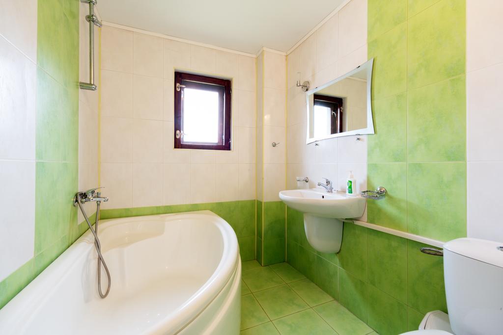 Private 4Br-2Ba Guest House Dryanovo With Pool And Free Parking Ngoại thất bức ảnh