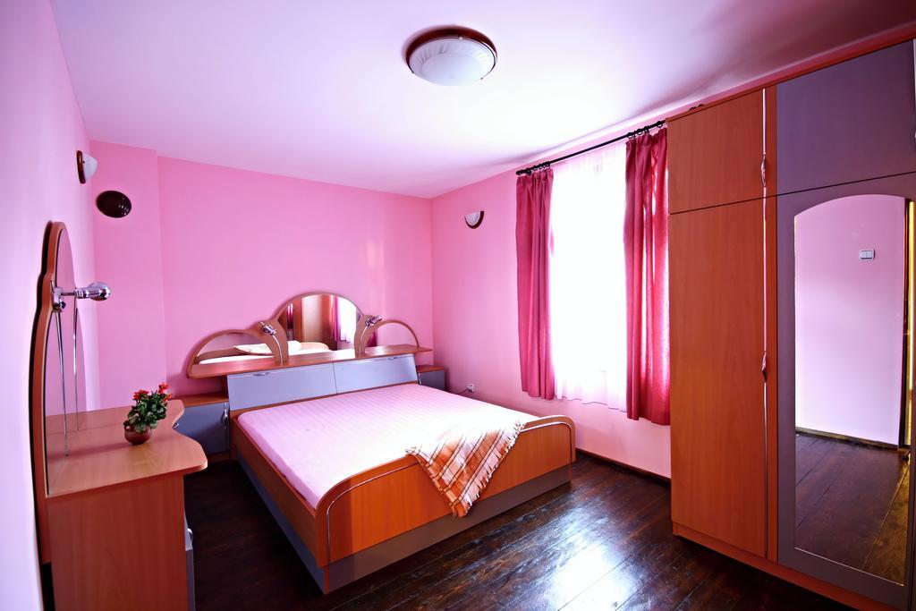 Private 4Br-2Ba Guest House Dryanovo With Pool And Free Parking Ngoại thất bức ảnh